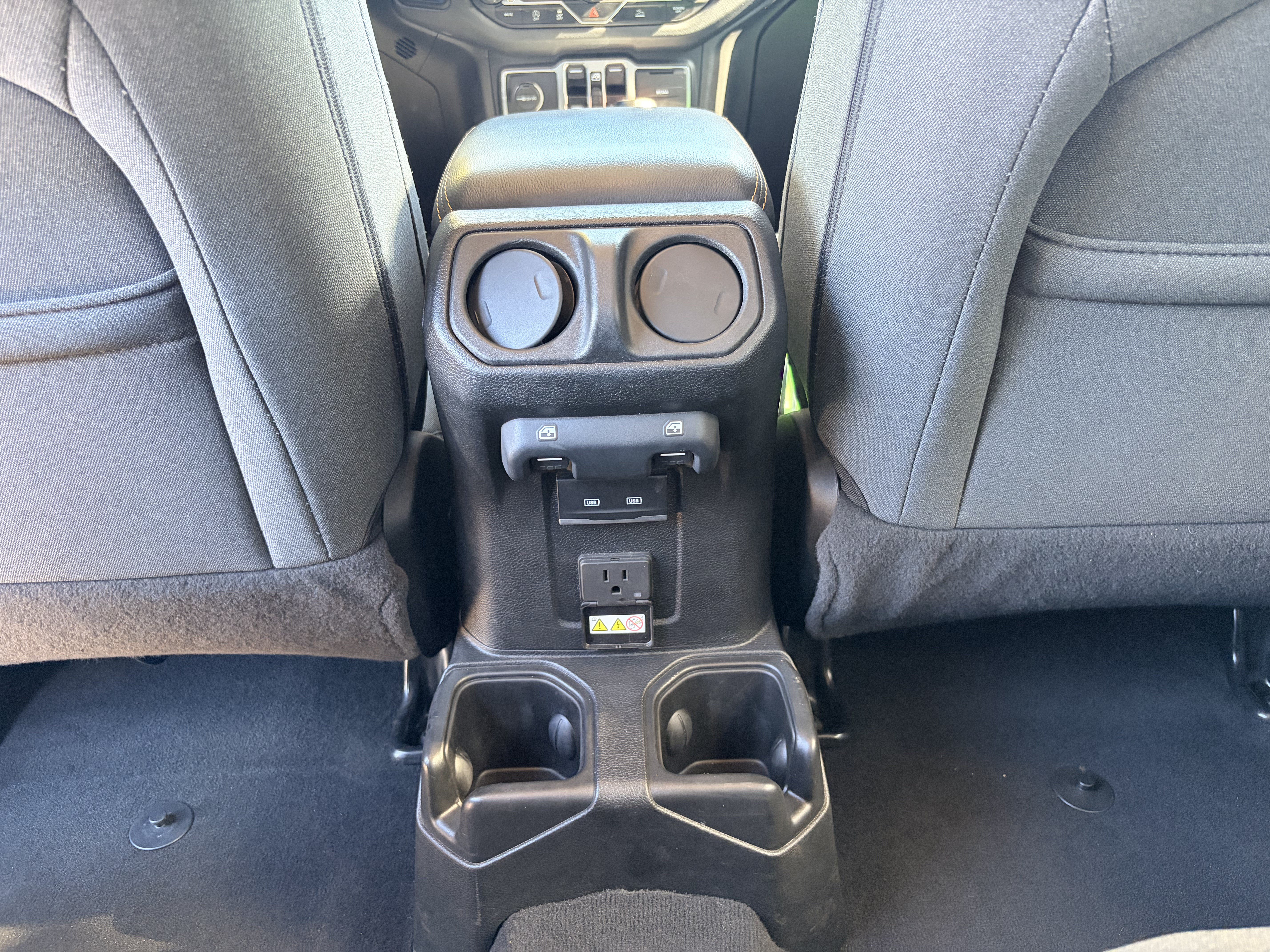 Used 2024 Jeep Wrangler Unlimited Sahara AWD/4WD image 12
