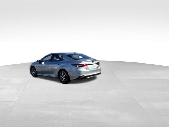 Used 2024 Toyota Camry XLE w/ Navigation Package image 3