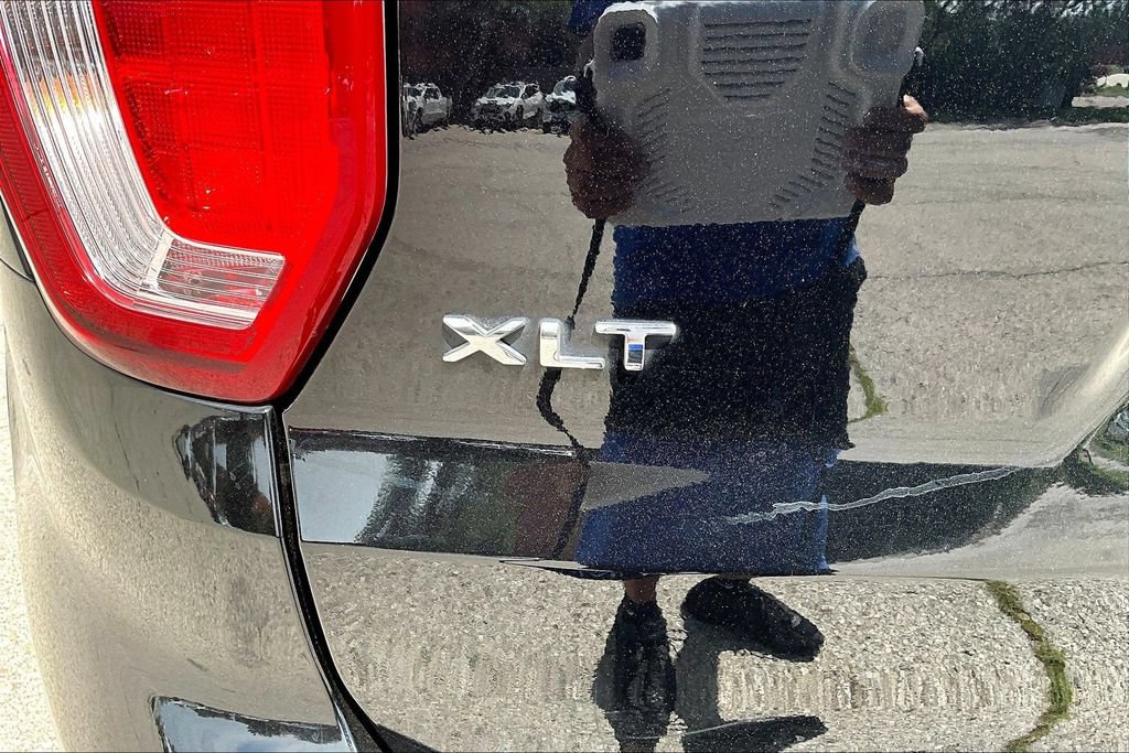 Certified 2018 Ford Explorer XLT w/ Equipment Group 202A FWD image 22