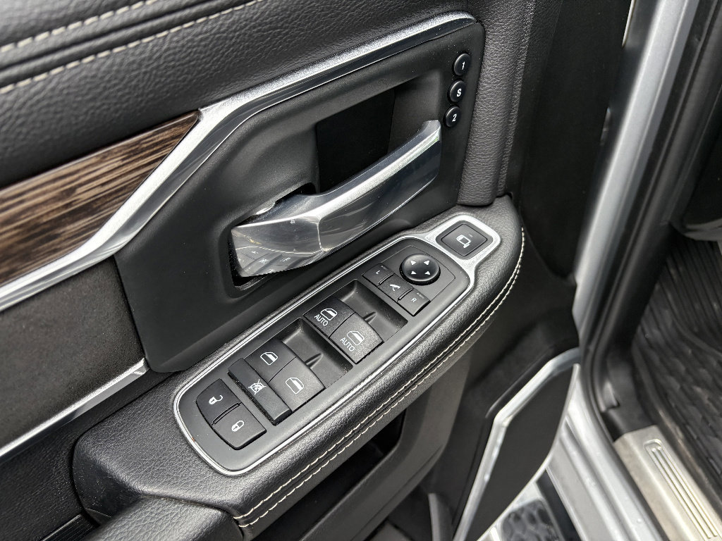 Used 2020 RAM 3500 Laramie AWD/4WD image 15