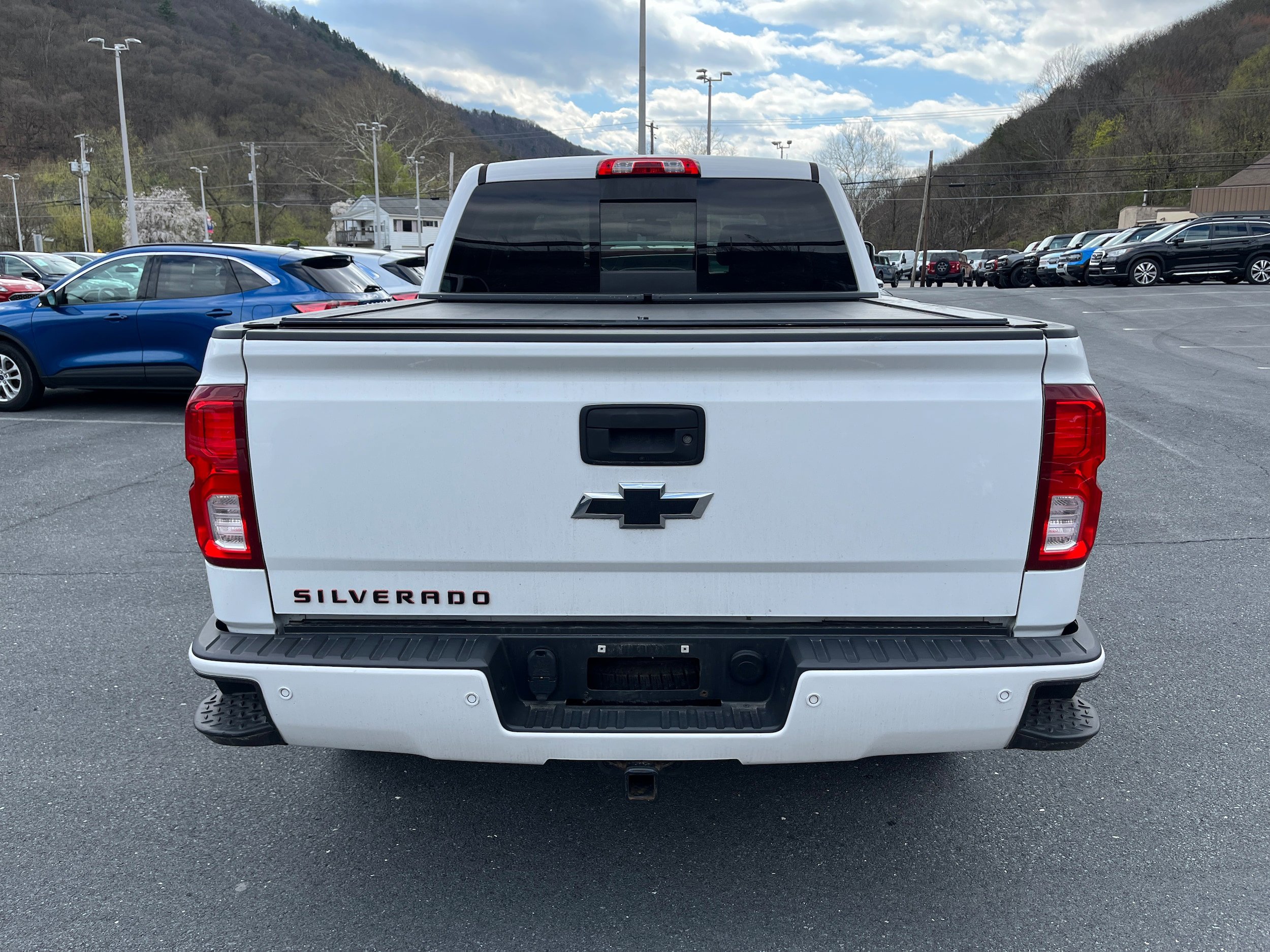 Used 2018 Chevrolet Silverado 1500 LTZ Z71 w/ Redline Edition AWD/4WD image 5