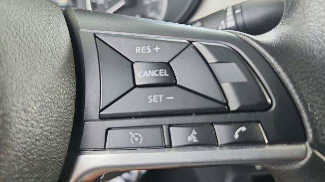 Used 2022 Nissan Versa SV FWD image 22
