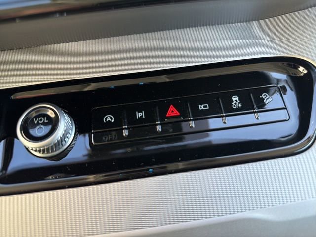 Certified 2025 Ford Expedition Active image 21