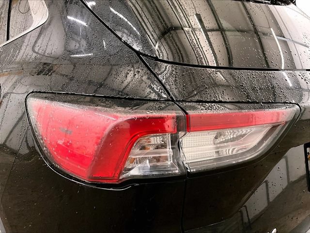 Certified 2020 Ford Escape Titanium AWD/4WD image 28