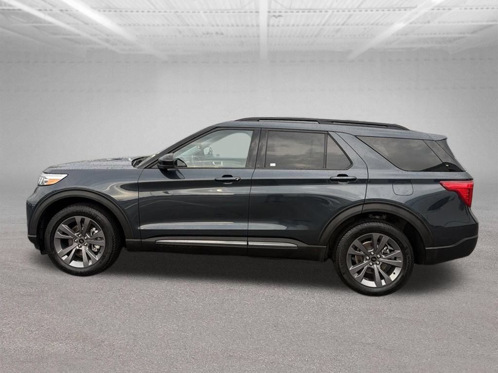 Certified 2023 Ford Explorer XLT w/ Equipment Group 202A AWD/4WD image 7
