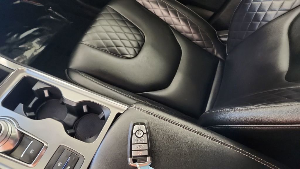 Certified 2024 Ford Edge Titanium image 20