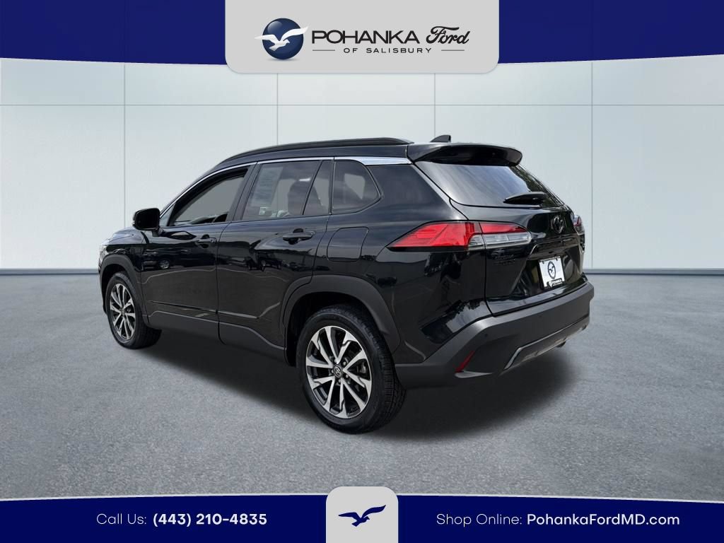 Used 2022 Toyota Corolla Cross XLE AWD/4WD image 7