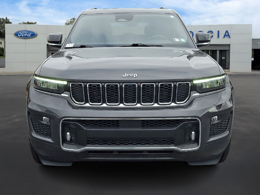 Used 2022 Jeep Grand Cherokee Overland AWD/4WD image 2