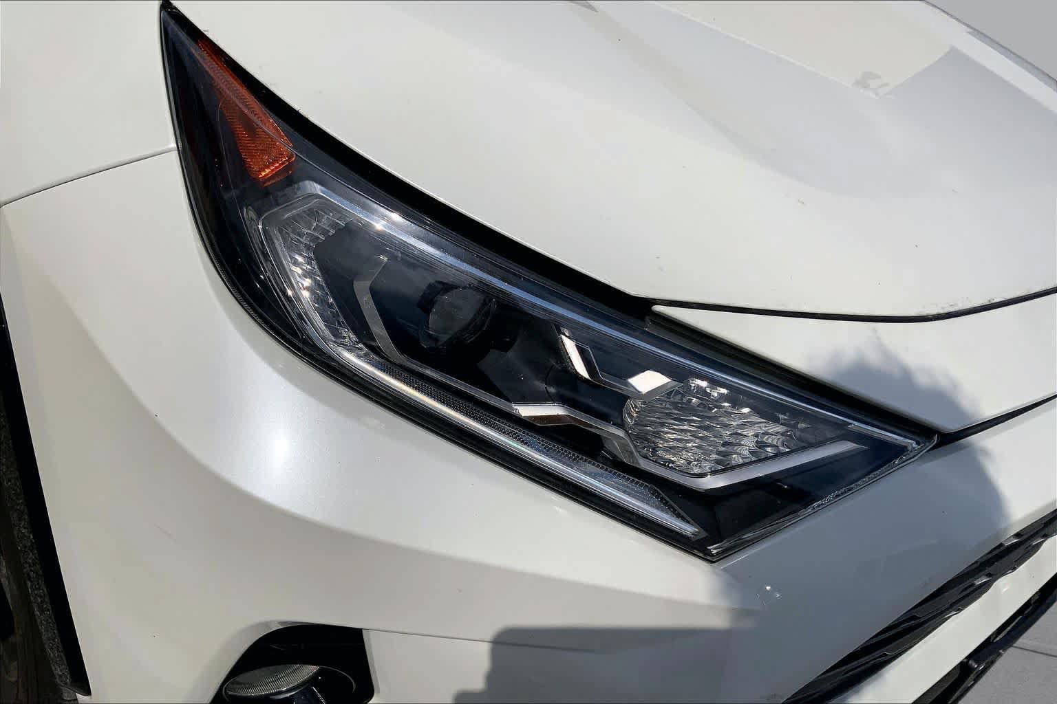 Used 2021 Toyota RAV4 XSE AWD/4WD image 28