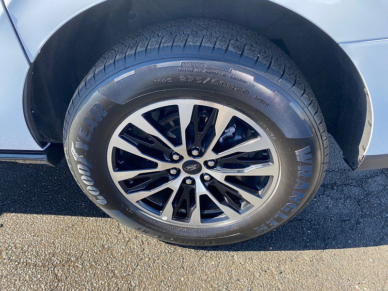 Certified 2025 Ford Expedition Max Platinum image 14