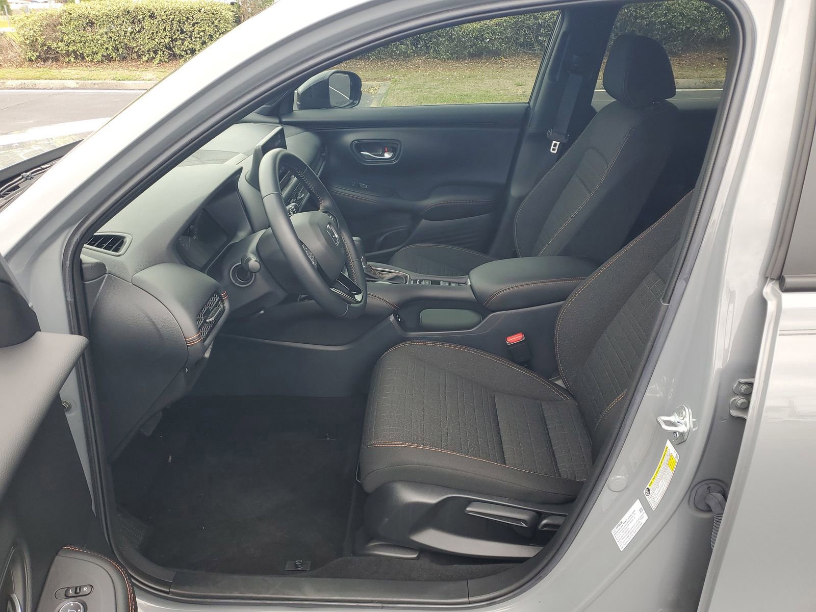 Used 2025 Honda HR-V Sport image 16