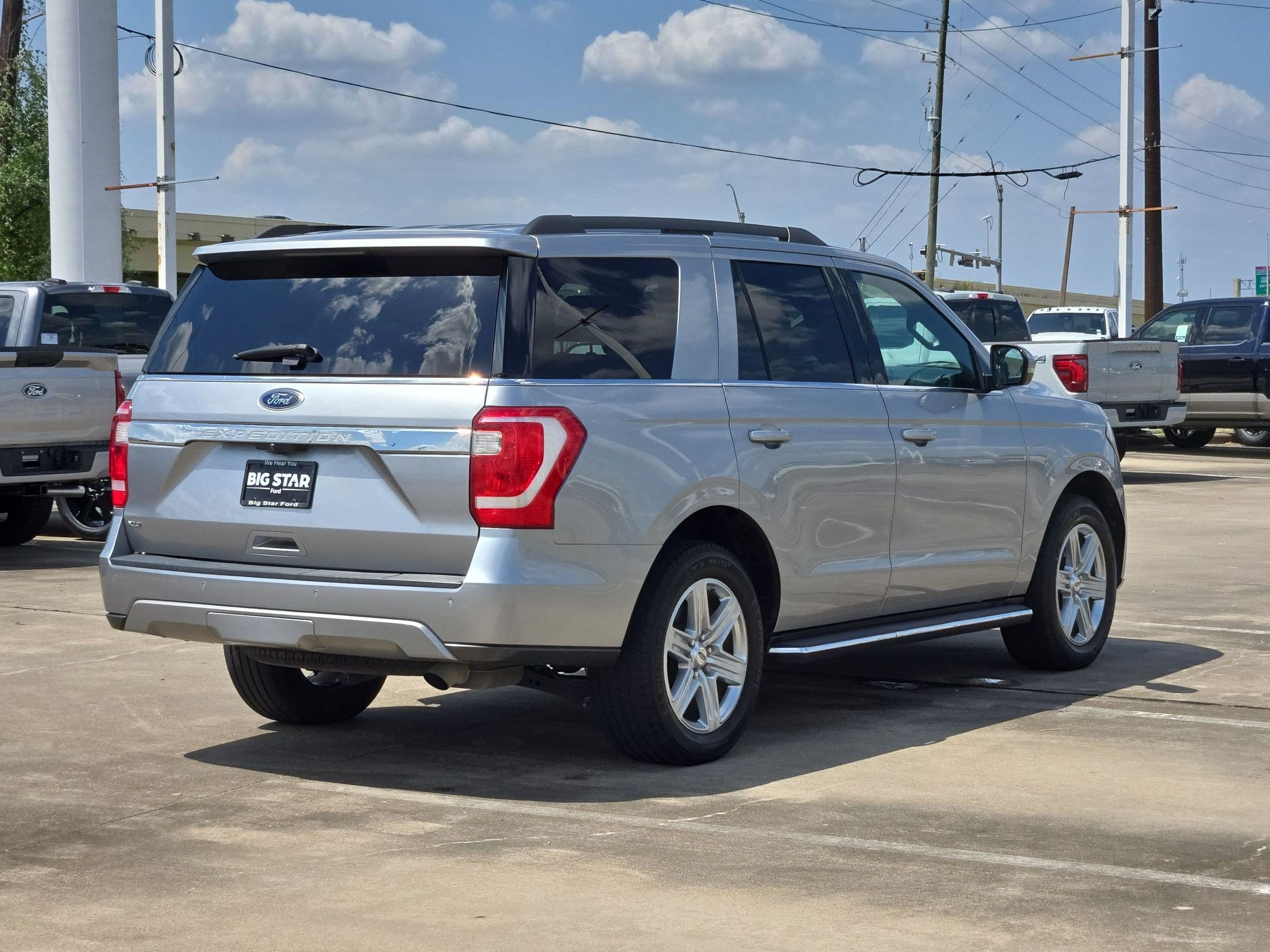 Certified 2021 Ford Expedition XLT RWD image 3