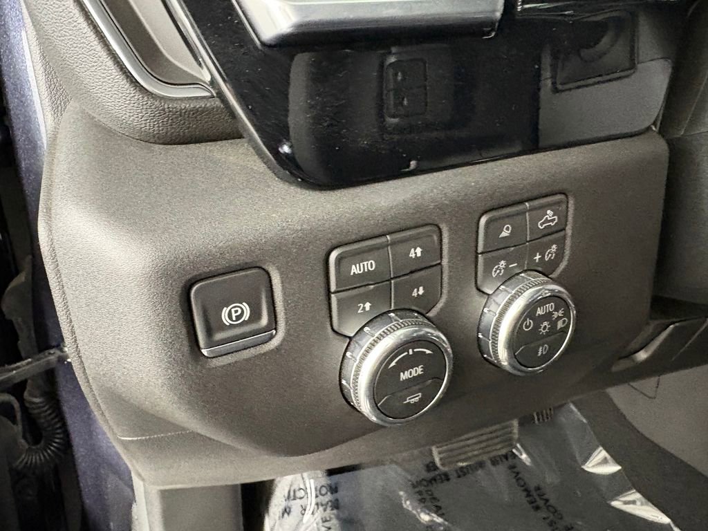 Used 2026 GMC Sierra 1500 Elevation w/ Elevation Premium Package AWD/4WD image 13