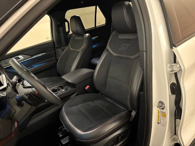 Certified 2025 Ford Explorer ST AWD/4WD image 17