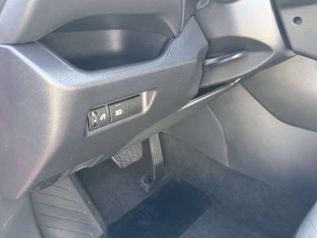 Used 2025 Toyota RAV4 XLE AWD/4WD image 22