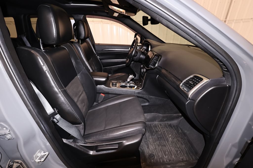 Used 2020 Jeep Grand Cherokee Altitude AWD/4WD image 19