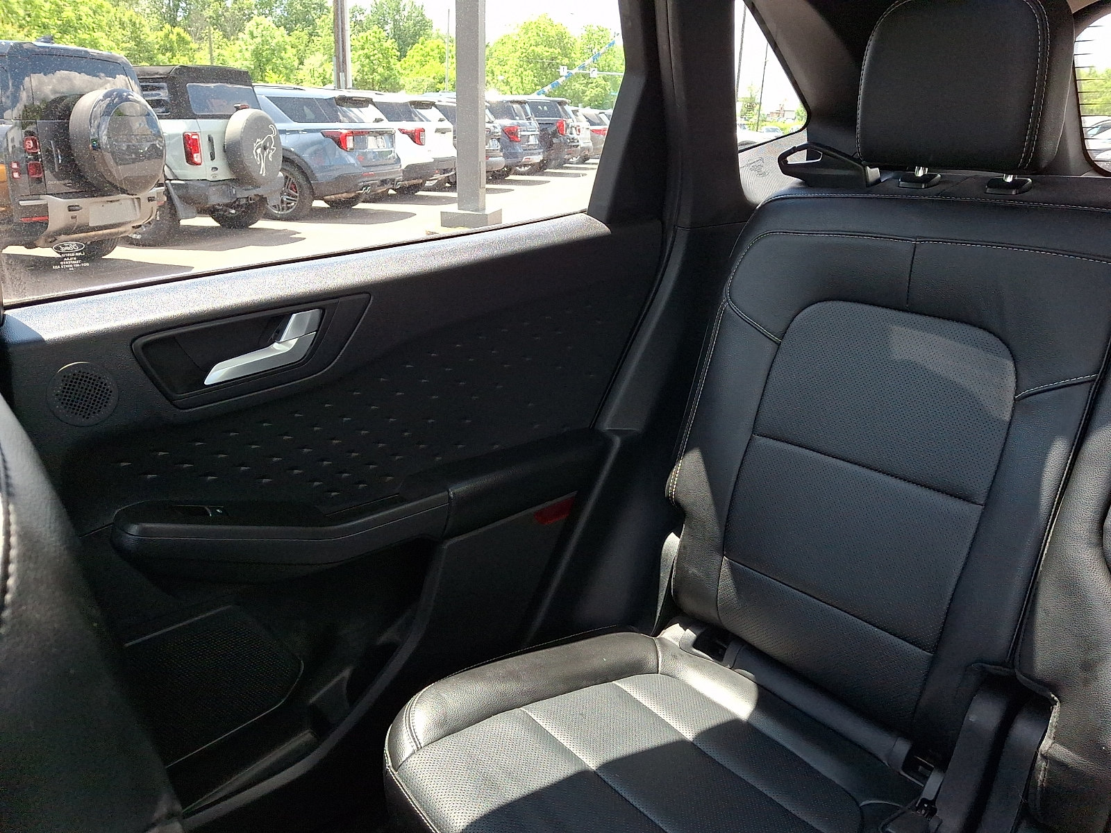Certified 2020 Ford Escape Titanium w/ Titanium Premium Package 2.0 AWD/4WD image 18