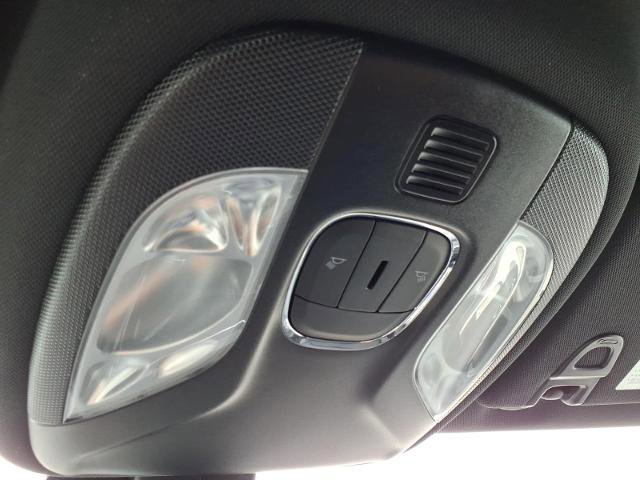 Used 2024 Jeep Compass Latitude w/ Convenience Group AWD/4WD image 27