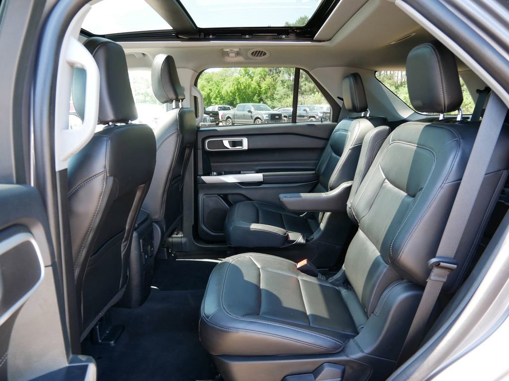 Certified 2023 Ford Explorer XLT w/ Equipment Group 202A AWD/4WD image 11