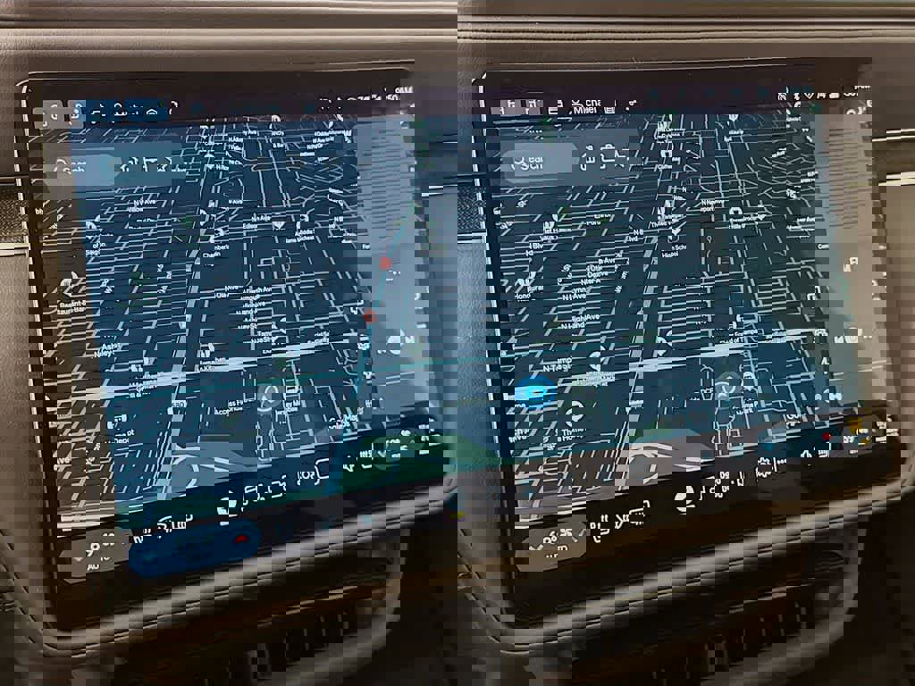 Used 2025 Rivian R1S Adventure image 27