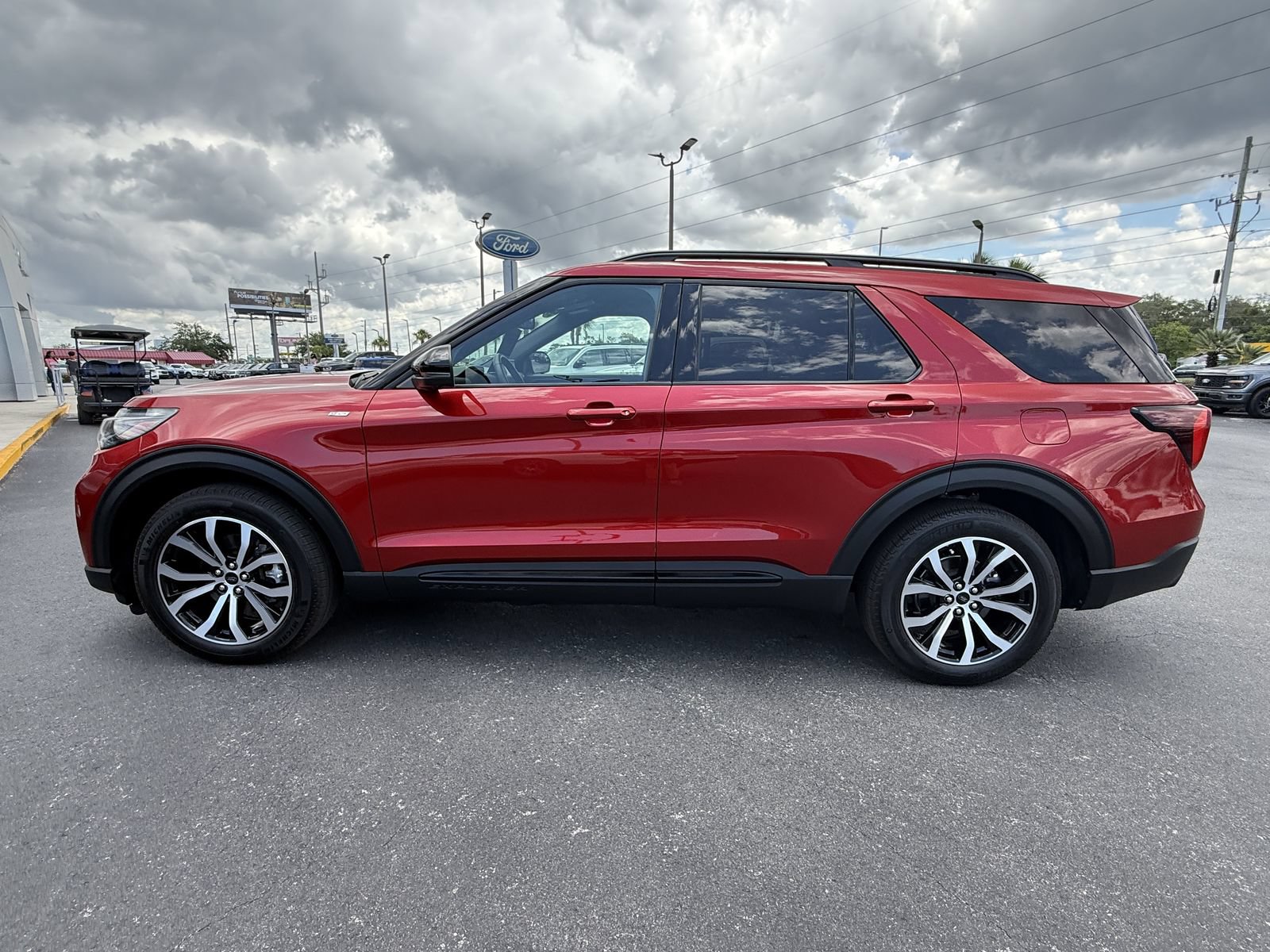 Certified 2025 Ford Explorer ST-Line w/ Premium Package RWD image 8