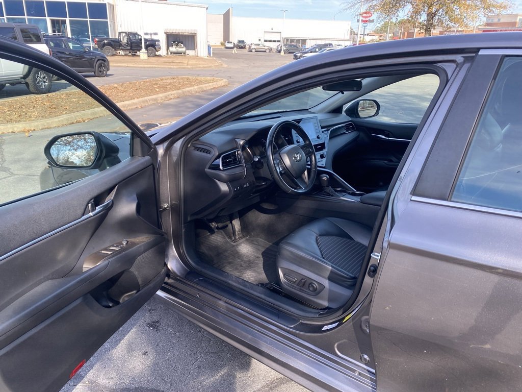 Used 2021 Toyota Camry SE image 10