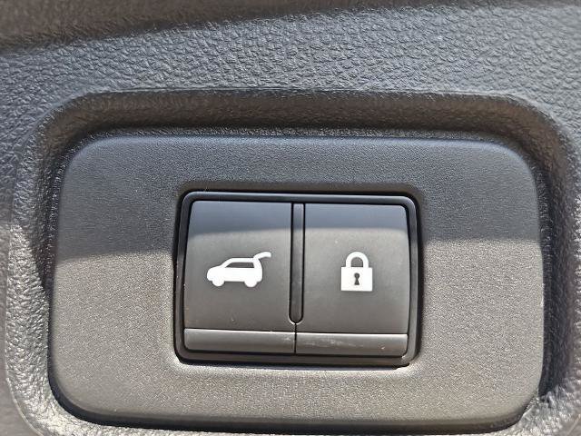 Used 2025 Nissan Pathfinder SV AWD/4WD image 13
