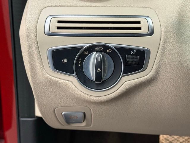 Used 2020 Mercedes-Benz C 300 4MATIC Sedan image 17