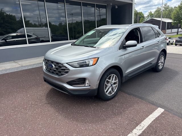 Certified 2022 Ford Edge SEL w/ Convenience Package AWD/4WD image 9