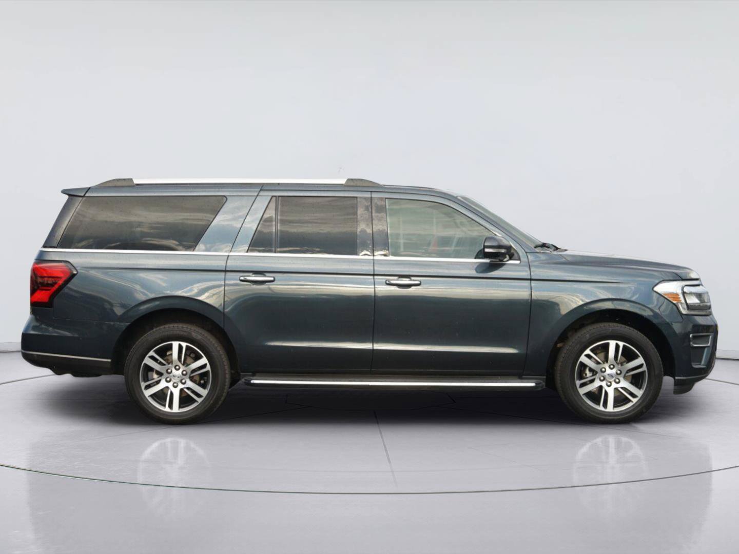 Certified 2022 Ford Expedition Max Limited RWD image 5