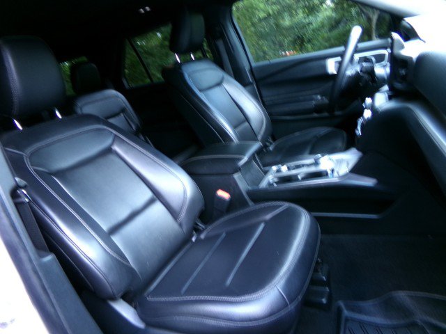 Certified 2020 Ford Explorer XLT w/ Equipment Group 202A AWD/4WD image 11