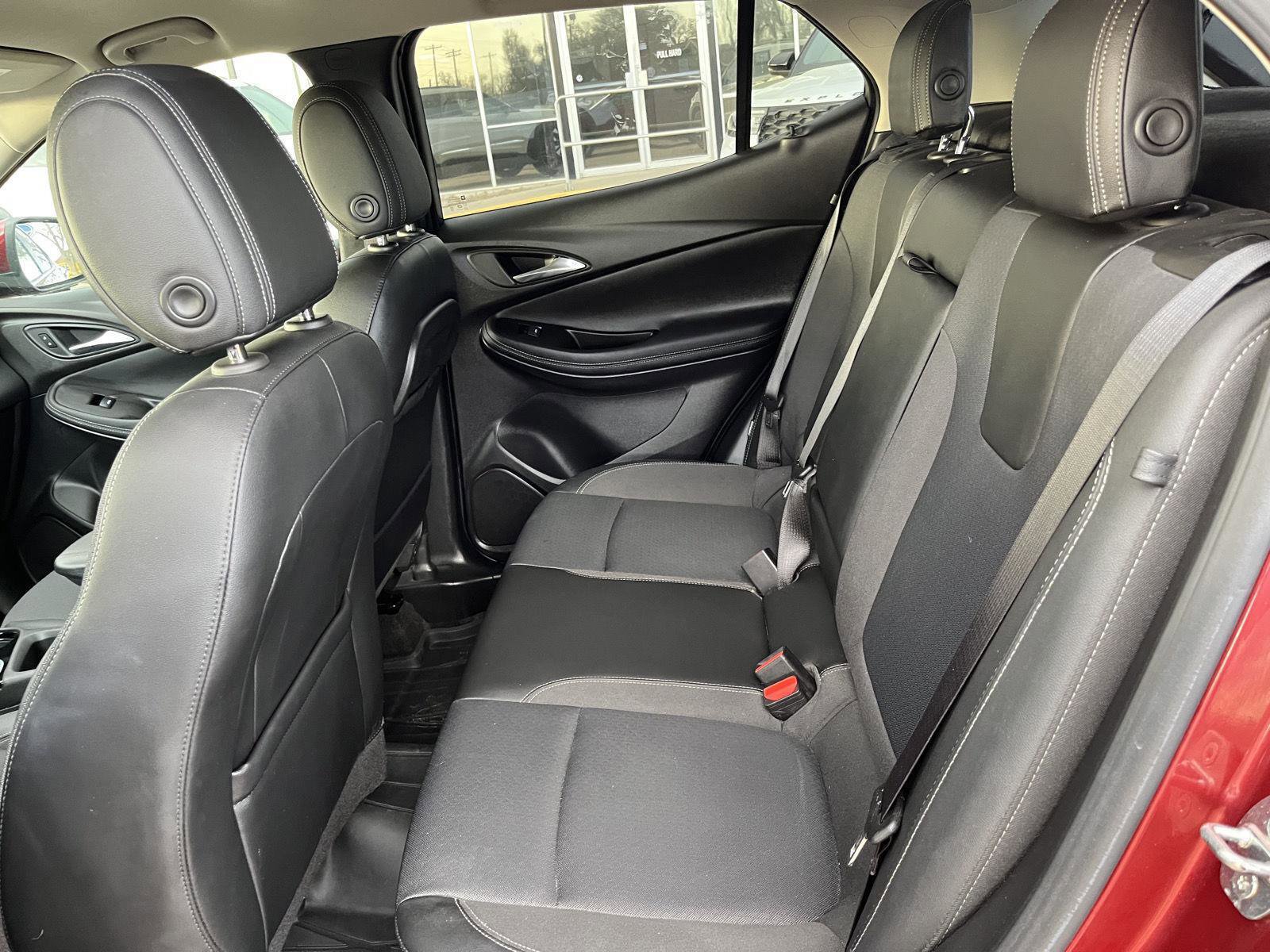 Used 2022 Buick Encore GX Select w/ Sport Touring Package image 10