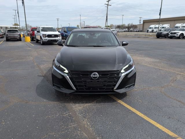 Used 2025 Nissan Altima 2.5 SV FWD image 8