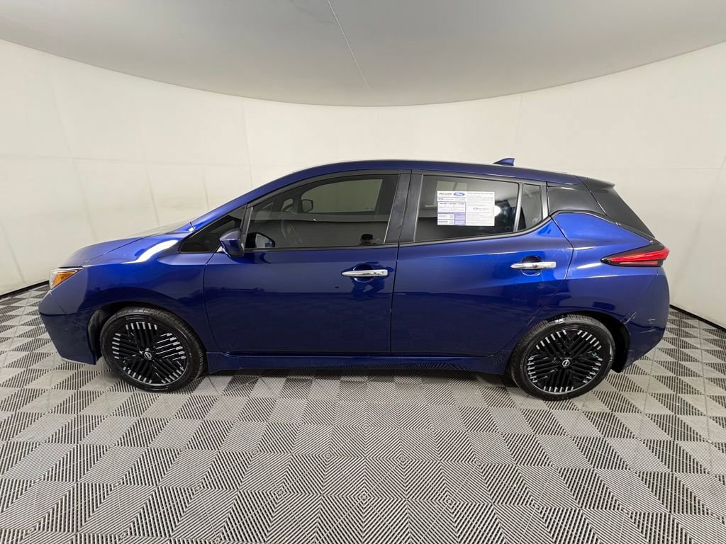 Used 2025 Nissan Leaf SV Plus image 2