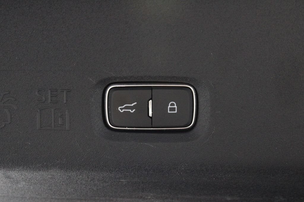 Certified 2025 Ford Expedition Active AWD/4WD image 16