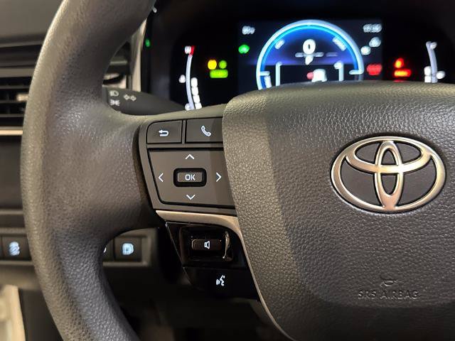 Used 2025 Toyota Camry LE w/ Convenience Package FWD image 19