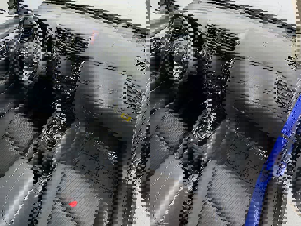 Used 2020 Nissan Rogue SV image 31