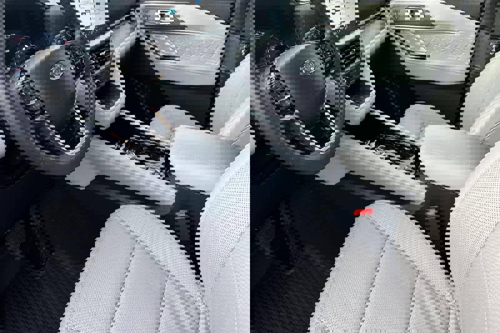 Certified 2025 Ford Explorer Platinum w/ Ultimate Package image 11