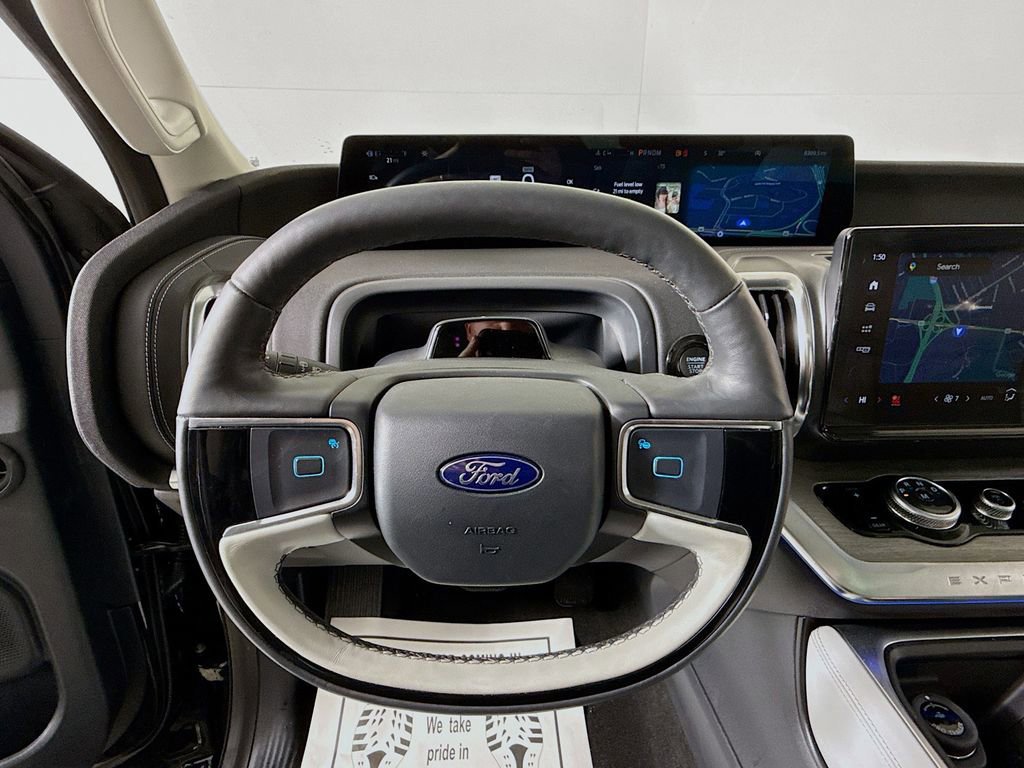 Certified 2025 Ford Expedition Max Platinum w/ Driver's Package image 16