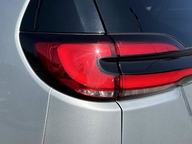Used 2023 Chrysler Pacifica Touring-L FWD image 11