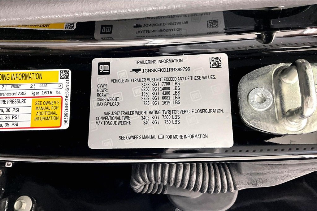 Used 2024 Chevrolet Suburban Premier AWD/4WD image 36
