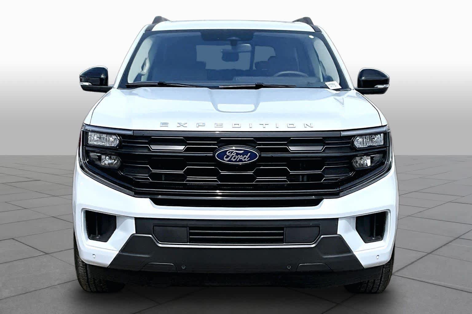 Certified 2025 Ford Expedition Active RWD image 4