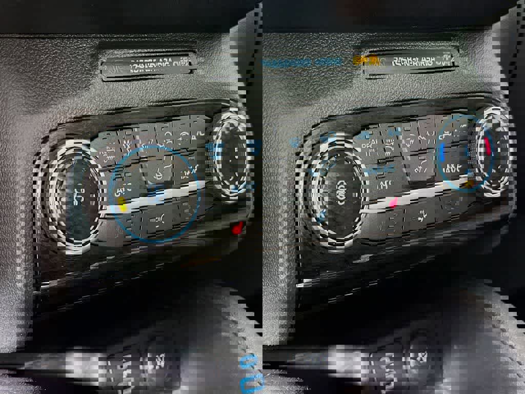 Certified 2022 Ford Escape SE w/ Cold Weather Package image 28