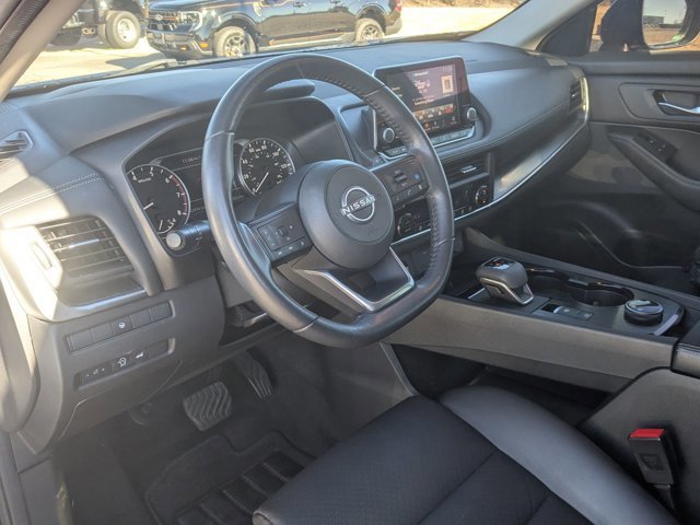 Used 2024 Nissan Rogue SV w/ SV Premium Package image 15