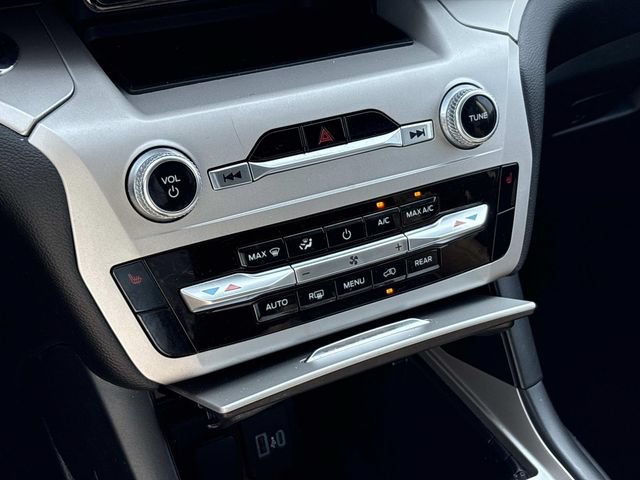 Certified 2023 Ford Explorer XLT RWD image 33