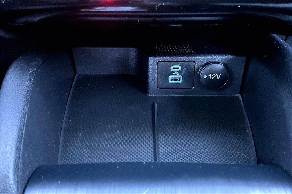 Certified 2022 Ford Escape SE w/ Cold Weather Package image 32