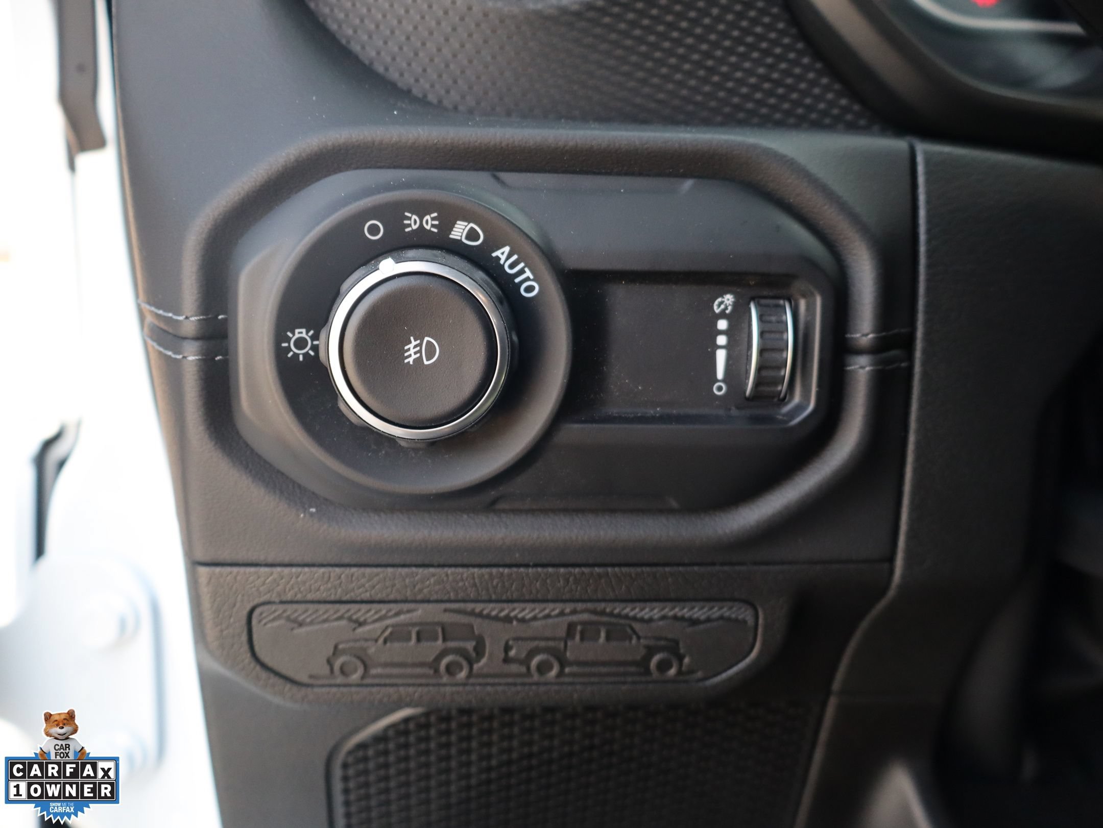 Used 2024 Jeep Wrangler Unlimited Rubicon w/ Convenience Group AWD/4WD image 15