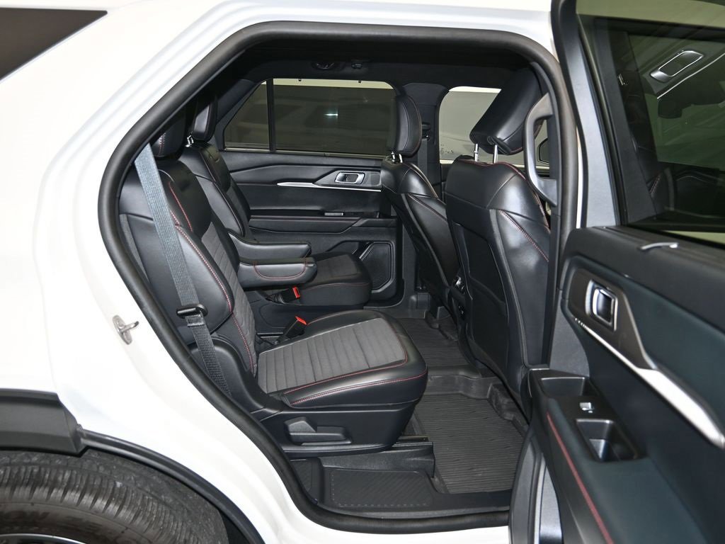 Certified 2025 Ford Explorer ST-Line w/ Premium Package image 43