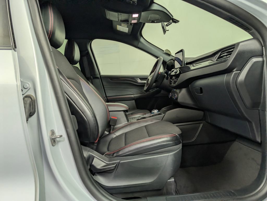 Certified 2025 Ford Escape ST-Line FWD image 12