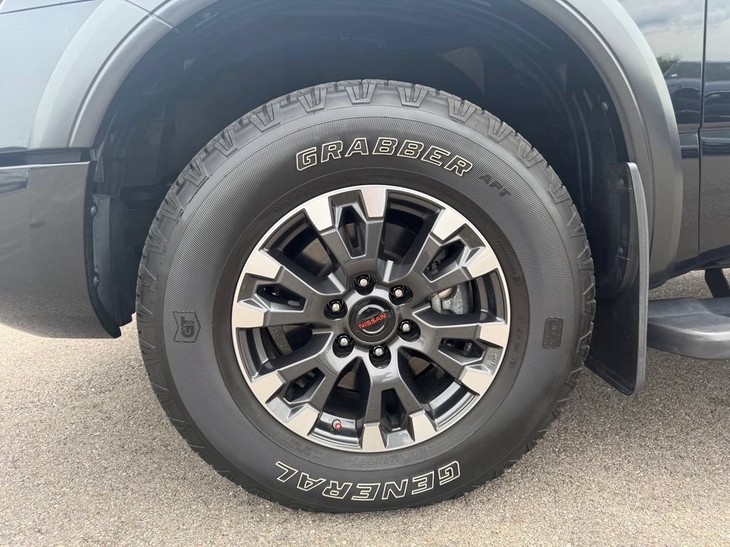 Used 2022 Nissan Titan PRO-4X w/ Pro-4x Convenience Package AWD/4WD image 9
